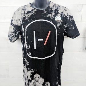 Twenty One Pilots T- shirt - Men's Medium NWT!